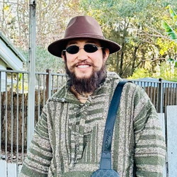 Э. Миеэгомбо